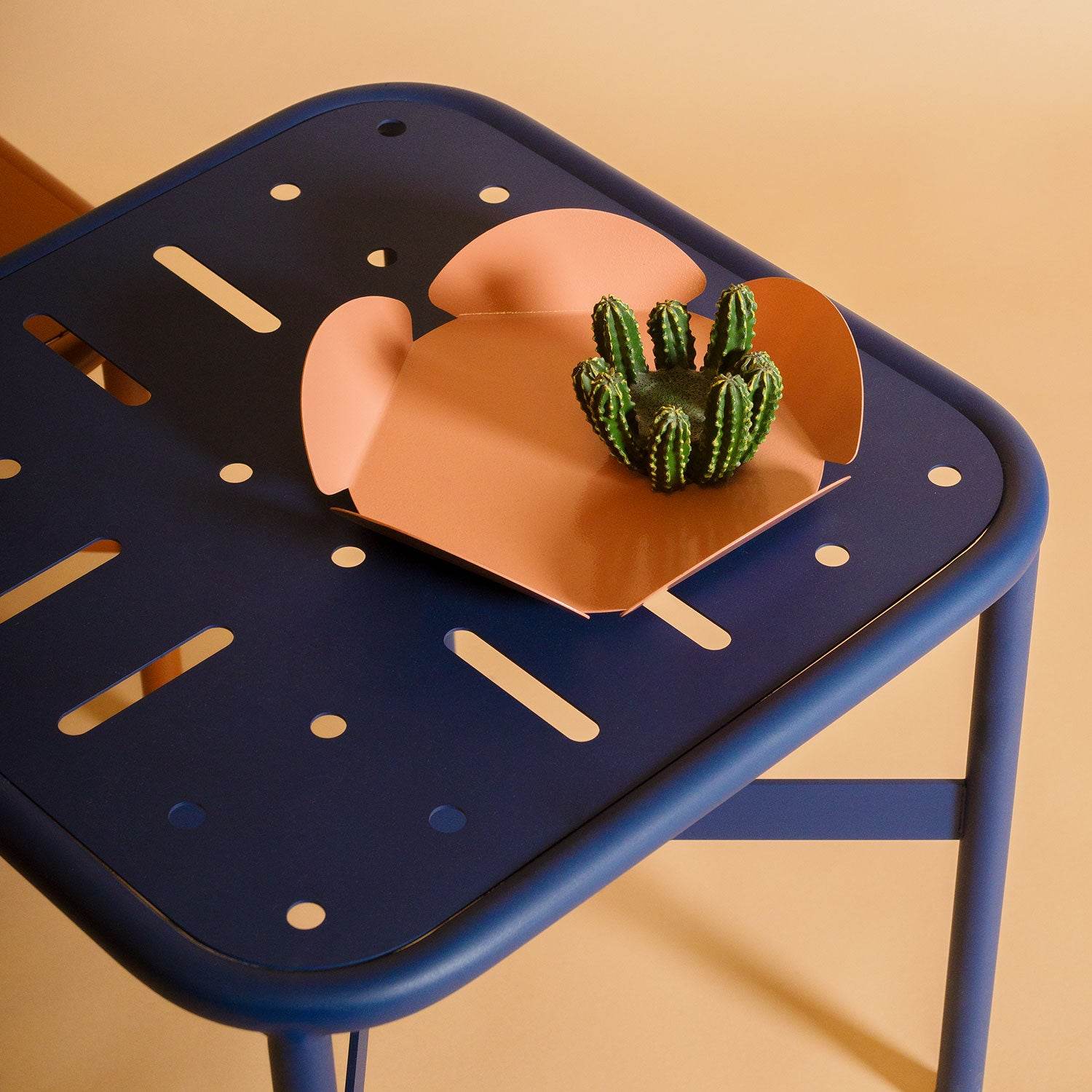 Sole Yan Sehpa - Oobje Design