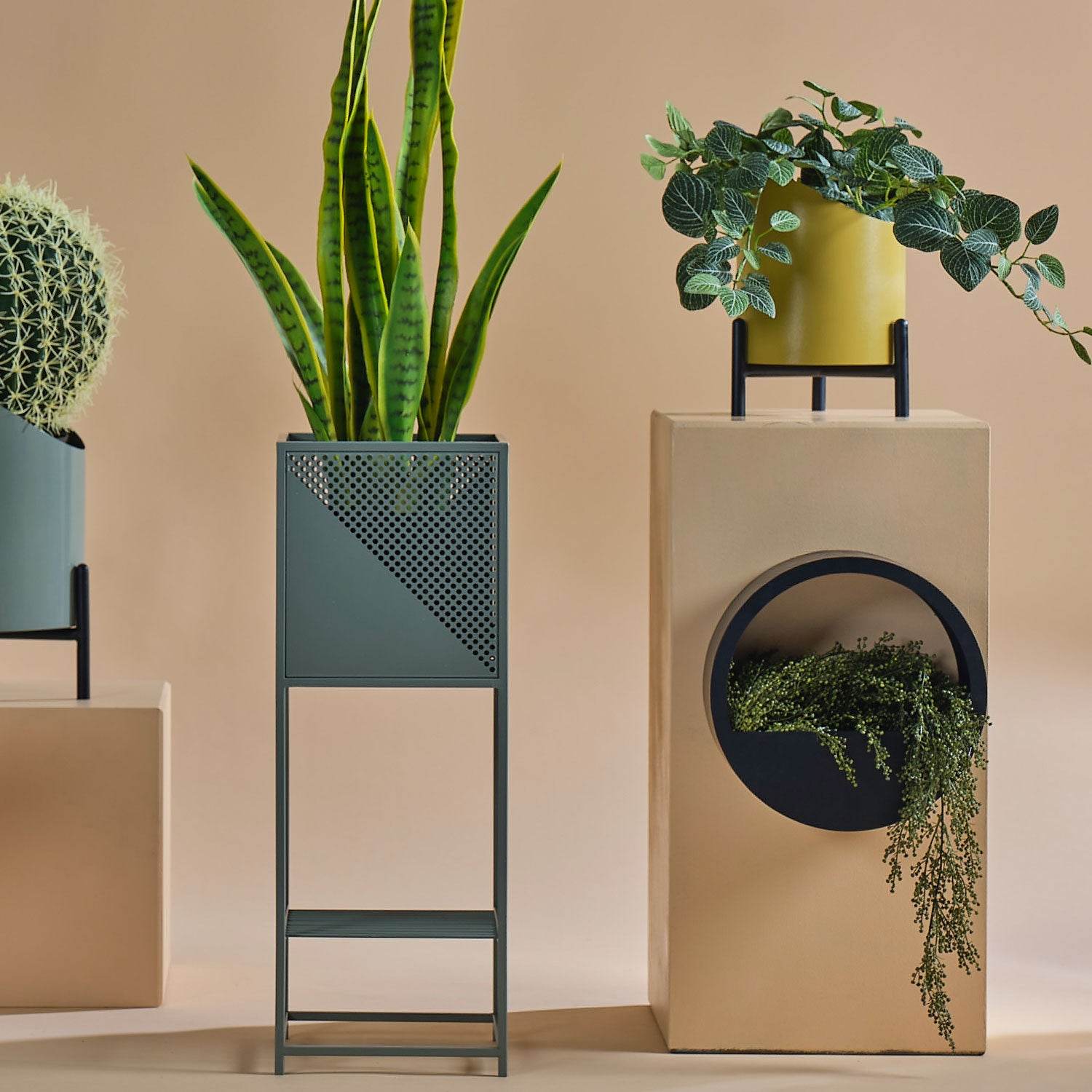 Circle M Duvar Saksı - Oobje Design